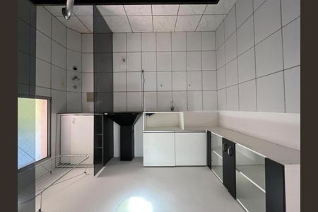 Cozinha de apartamento à venda com 2 quartos, 50m² em Cabral, Contagem