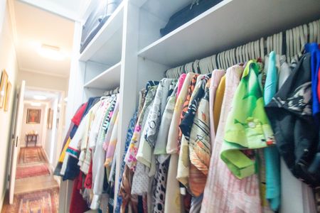 Apartamento à venda com 189m², 3 quartos e 2 vagas Apartamento à venda com 189m², 3 quartos e 2 vagasCloset da Suíte