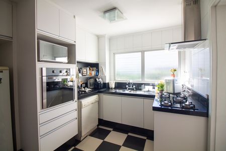 Apartamento à venda com 189m², 3 quartos e 2 vagas Apartamento à venda com 189m², 3 quartos e 2 vagasCozinha