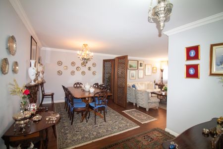 Apartamento à venda com 189m², 3 quartos e 2 vagas Apartamento à venda com 189m², 3 quartos e 2 vagasSala de Jantar
