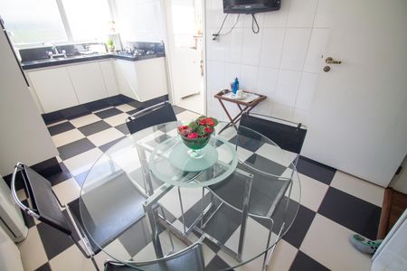 Apartamento à venda com 189m², 3 quartos e 2 vagas Apartamento à venda com 189m², 3 quartos e 2 vagasCopa
