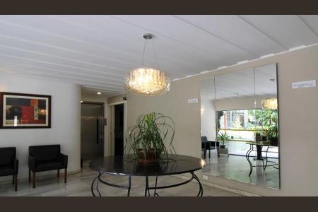Apartamento à venda com 189m², 3 quartos e 2 vagas Apartamento à venda com 189m², 3 quartos e 2 vagasHall Social