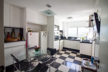 Apartamento à venda com 189m², 3 quartos e 2 vagas Apartamento à venda com 189m², 3 quartos e 2 vagasCopa