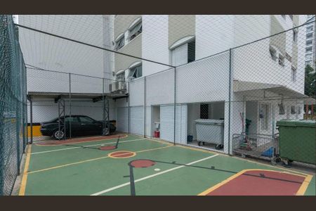 Apartamento à venda com 189m², 3 quartos e 2 vagas Apartamento à venda com 189m², 3 quartos e 2 vagasÁrea comum - Quadra
