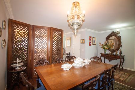 Apartamento à venda com 189m², 3 quartos e 2 vagas Apartamento à venda com 189m², 3 quartos e 2 vagasSala de Jantar