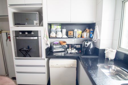 Apartamento à venda com 189m², 3 quartos e 2 vagas Apartamento à venda com 189m², 3 quartos e 2 vagasCozinha