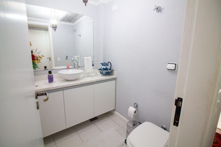 Apartamento à venda com 189m², 3 quartos e 2 vagas Apartamento à venda com 189m², 3 quartos e 2 vagasLavabo