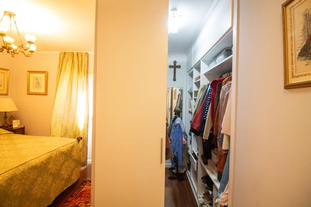 Apartamento à venda com 189m², 3 quartos e 2 vagas Apartamento à venda com 189m², 3 quartos e 2 vagasCloset da Suíte