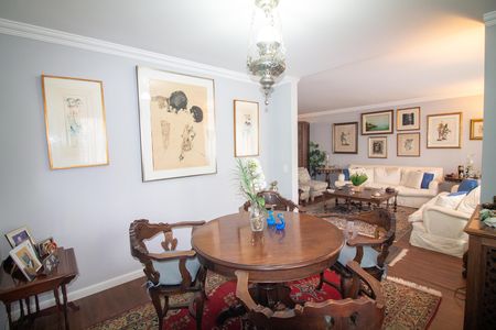 Apartamento à venda com 189m², 3 quartos e 2 vagas Apartamento à venda com 189m², 3 quartos e 2 vagasSala de Jogos