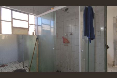 Banheiro social  de casa à venda com 2 quartos, 180m² em Moinho Velho, São Paulo