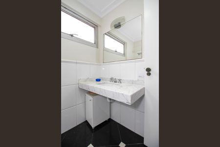 Apartamento à venda com 135m², 3 quartos e 3 vagas Apartamento à venda com 135m², 3 quartos e 3 vagasBanheiro Social