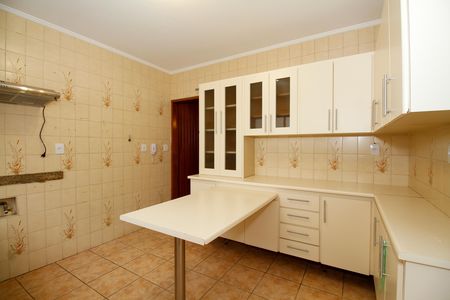 Apartamento à venda com 135m², 3 quartos e 3 vagas Apartamento à venda com 135m², 3 quartos e 3 vagasCozinha