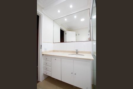 Apartamento à venda com 135m², 3 quartos e 3 vagas Apartamento à venda com 135m², 3 quartos e 3 vagasBanheiro da Suíte