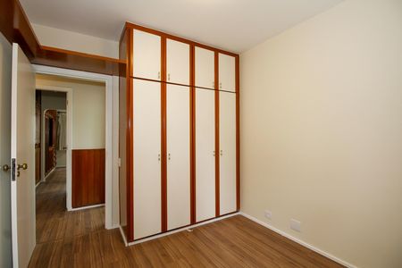 Apartamento à venda com 135m², 3 quartos e 3 vagas Apartamento à venda com 135m², 3 quartos e 3 vagasQuarto 2