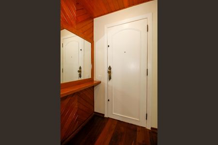 Apartamento à venda com 135m², 3 quartos e 3 vagas Apartamento à venda com 135m², 3 quartos e 3 vagasHall de Entrada