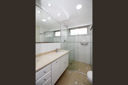 Apartamento à venda com 135m², 3 quartos e 3 vagas Apartamento à venda com 135m², 3 quartos e 3 vagasBanheiro da Suíte