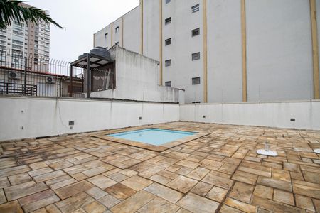 Apartamento à venda com 135m², 3 quartos e 3 vagas Apartamento à venda com 135m², 3 quartos e 3 vagasÁrea Comum - Piscina Infantil
