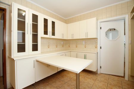 Apartamento à venda com 135m², 3 quartos e 3 vagas Apartamento à venda com 135m², 3 quartos e 3 vagasCozinha