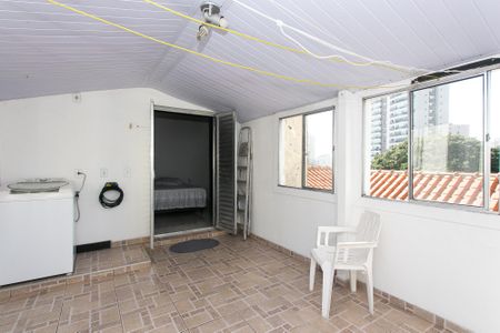 Apartamento para alugar com 83m², 2 quartos e sem vaga Apartamento para alugar com 83m², 2 quartos e sem vagaVaranda e Área de Serviço
