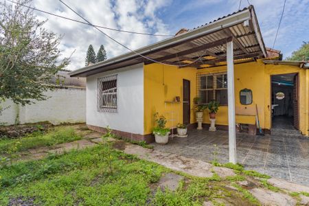 Quintal de casa à venda com 3 quartos, 320m² em Sarandi, Porto Alegre