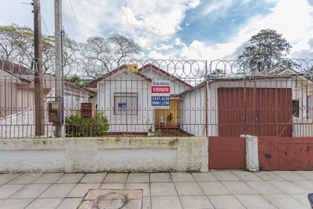 Fachada de casa à venda com 3 quartos, 320m² em Sarandi, Porto Alegre