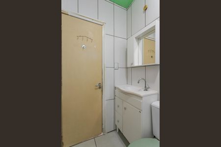 Banheiro de casa à venda com 3 quartos, 320m² em Sarandi, Porto Alegre