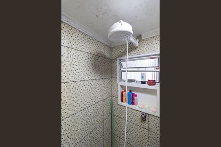 Banheiro de apartamento à venda com 2 quartos, 58m² em Conjunto Residencial José Bonifácio, São Paulo