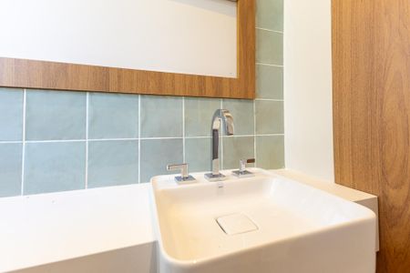 Apartamento à venda com 75m², 2 quartos e 1 vaga Apartamento à venda com 75m², 2 quartos e 1 vagaBanheiro da Suíte