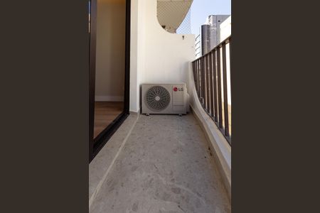 Apartamento à venda com 75m², 2 quartos e 1 vaga Apartamento à venda com 75m², 2 quartos e 1 vagaVaranda