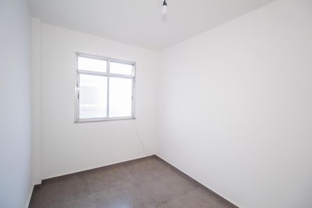 Quarto 1 de apartamento para alugar com 2 quartos, 49m² em Guadalupe, Rio de Janeiro