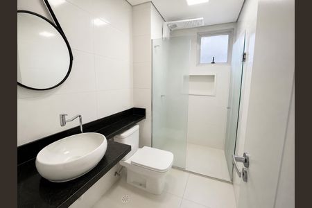 Banheiro de apartamento para alugar com 2 quartos, 45m² em Parque Cisper, São Paulo