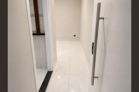 Corredor de apartamento para alugar com 2 quartos, 45m² em Parque Cisper, São Paulo