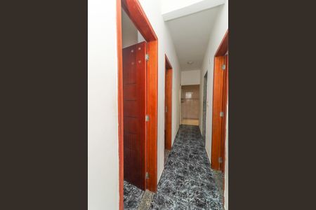 Corredor de casa para alugar com 3 quartos, 120m² em Realengo, Rio de Janeiro