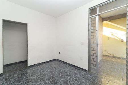 Sala de casa para alugar com 3 quartos, 120m² em Realengo, Rio de Janeiro