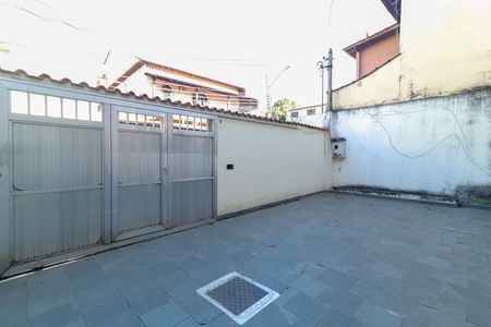 Garagem de casa para alugar com 3 quartos, 120m² em Realengo, Rio de Janeiro