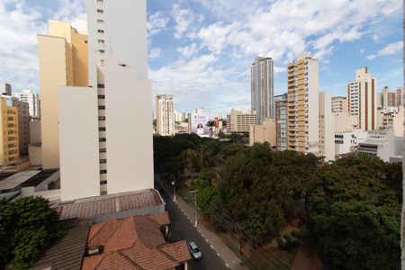 Apartamento para alugar com 98m², 4 quartos e 1 vaga Apartamento para alugar com 98m², 4 quartos e 1 vagaVISTA DA ÁREA DE SERVIÇO