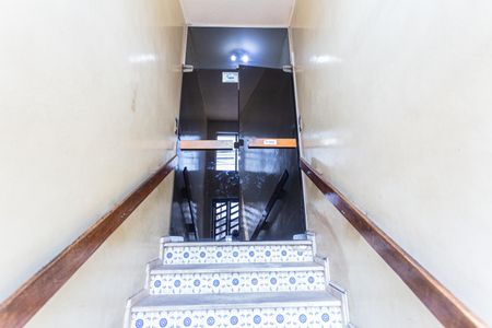 Hall de entrada de kitnet/studio para alugar com 1 quarto, 50m² em Santa Tereza, Belo Horizonte