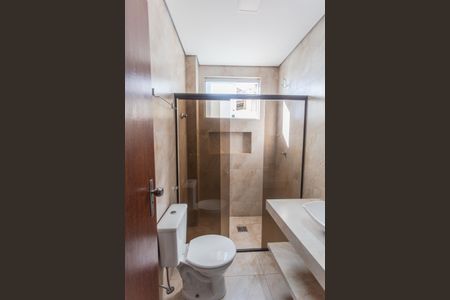 Banheiro Social de kitnet/studio para alugar com 1 quarto, 50m² em Santa Tereza, Belo Horizonte