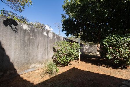 Casa de condomínio à venda com 303m², 2 quartos e 4 vagasQuintal