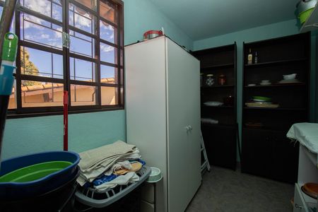 Casa de condomínio à venda com 303m², 2 quartos e 4 vagasDespensa