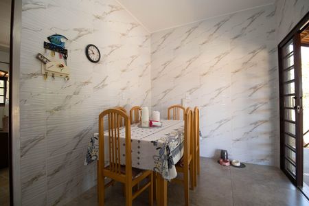 Casa de condomínio à venda com 303m², 2 quartos e 4 vagasCozinha