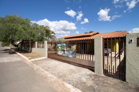 Casa de condomínio à venda com 303m², 2 quartos e 4 vagasFachada
