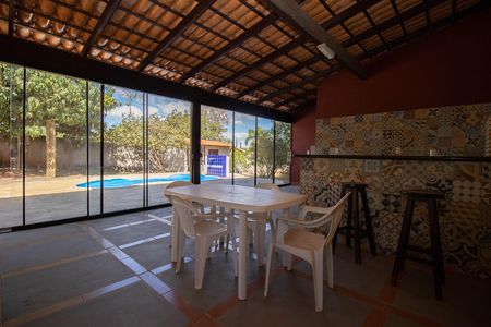 Casa de condomínio à venda com 303m², 2 quartos e 4 vagasChurrasqueira