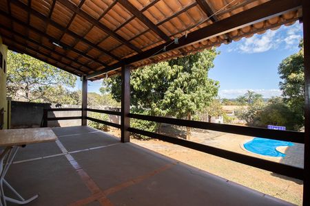 Casa de condomínio à venda com 303m², 2 quartos e 4 vagasVaranda