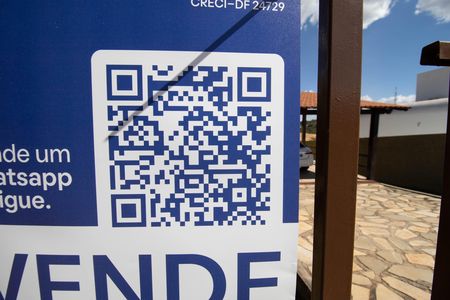 Casa de condomínio à venda com 303m², 2 quartos e 4 vagasPlaca