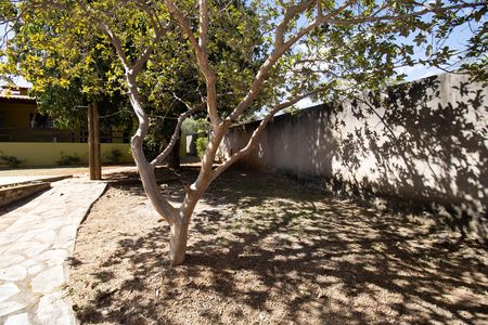 Casa de condomínio à venda com 303m², 2 quartos e 4 vagasQuintal