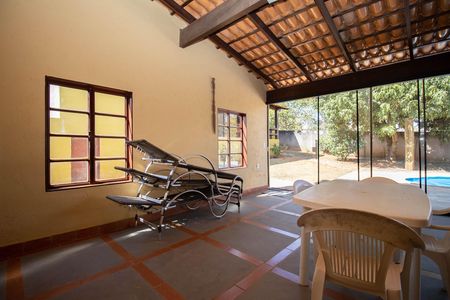 Casa de condomínio à venda com 303m², 2 quartos e 4 vagasChurrasqueira