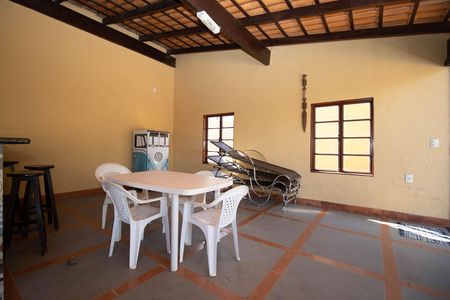Casa de condomínio à venda com 303m², 2 quartos e 4 vagasChurrasqueira