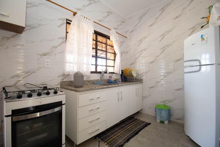 Casa de condomínio à venda com 303m², 2 quartos e 4 vagasCozinha