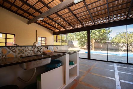 Casa de condomínio à venda com 303m², 2 quartos e 4 vagasChurrasqueira
